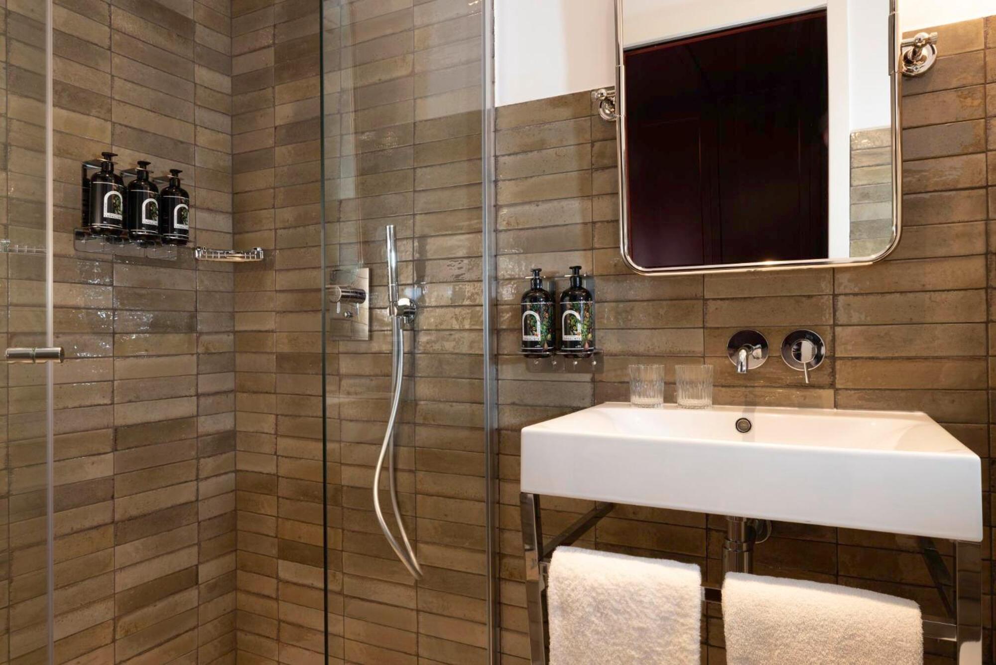 Hotel Ginette A La Folie & Spa 파리 외부 사진